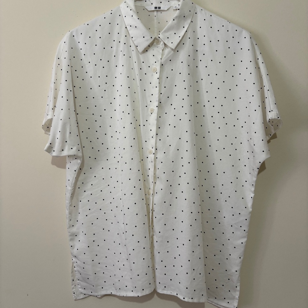 Uniqlo Polka Dot Short Sleeve Button Up Blouse